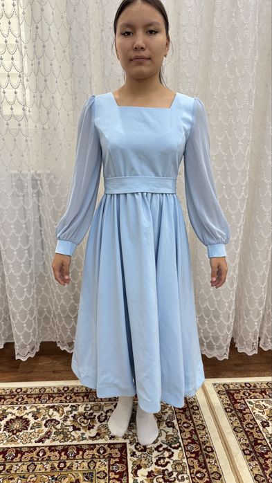 Продается нежно голубое платье