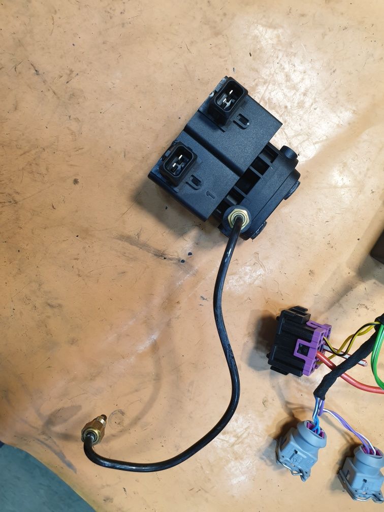 Bloc valve si supape compresor suspensie calculator suspensie audi a6
