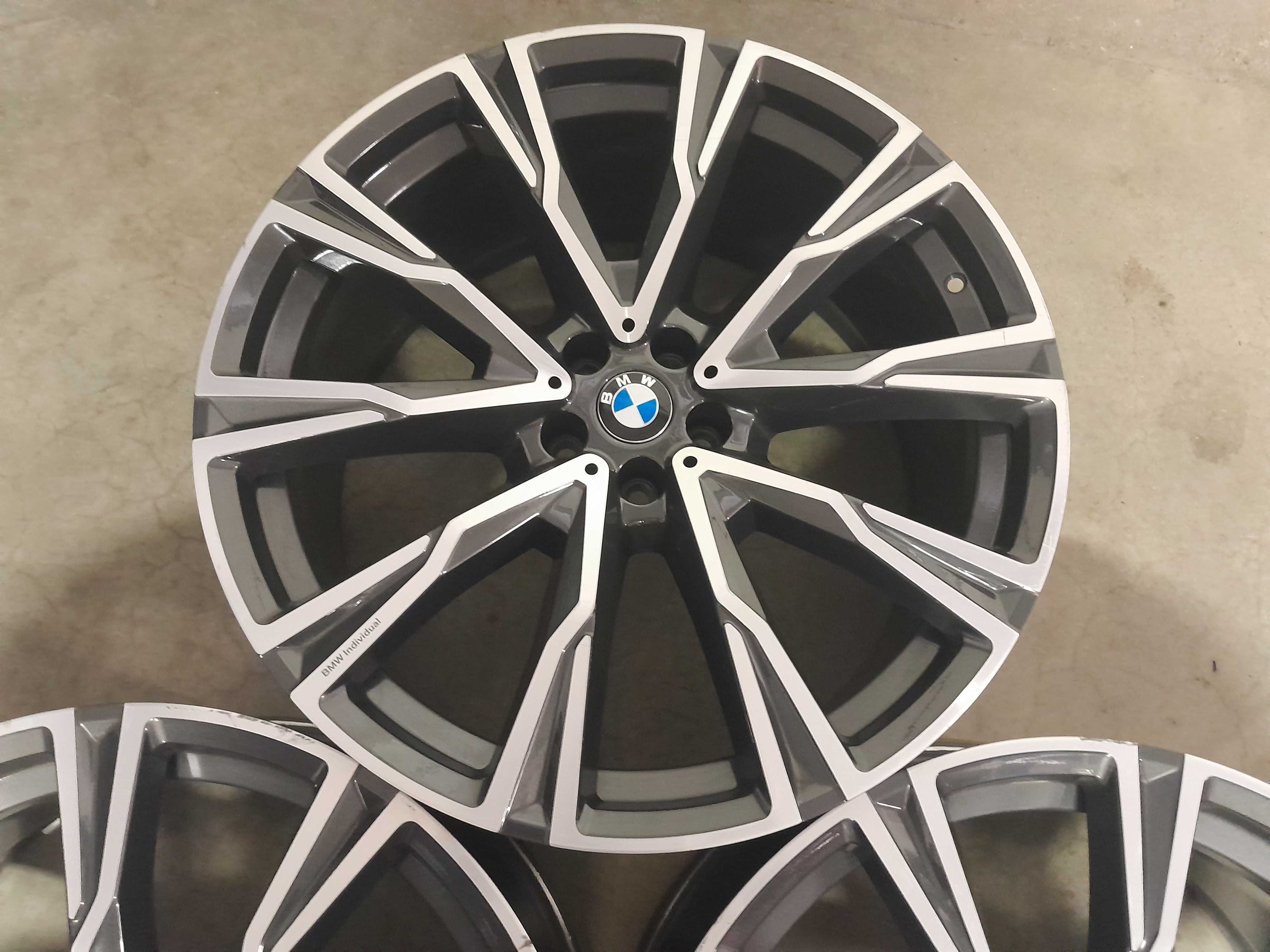 Doua jante fata si una spate 22 toli oem bmw X7 G07 bmw 8074222