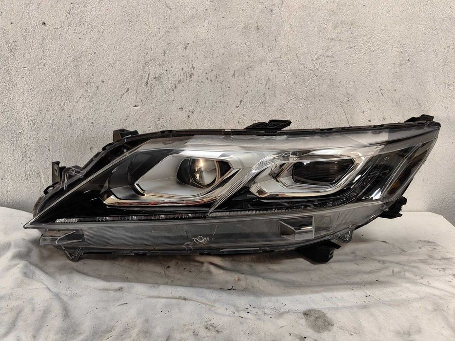 Оригинален фар  Mitsubishi Eclipse Cross Full Led