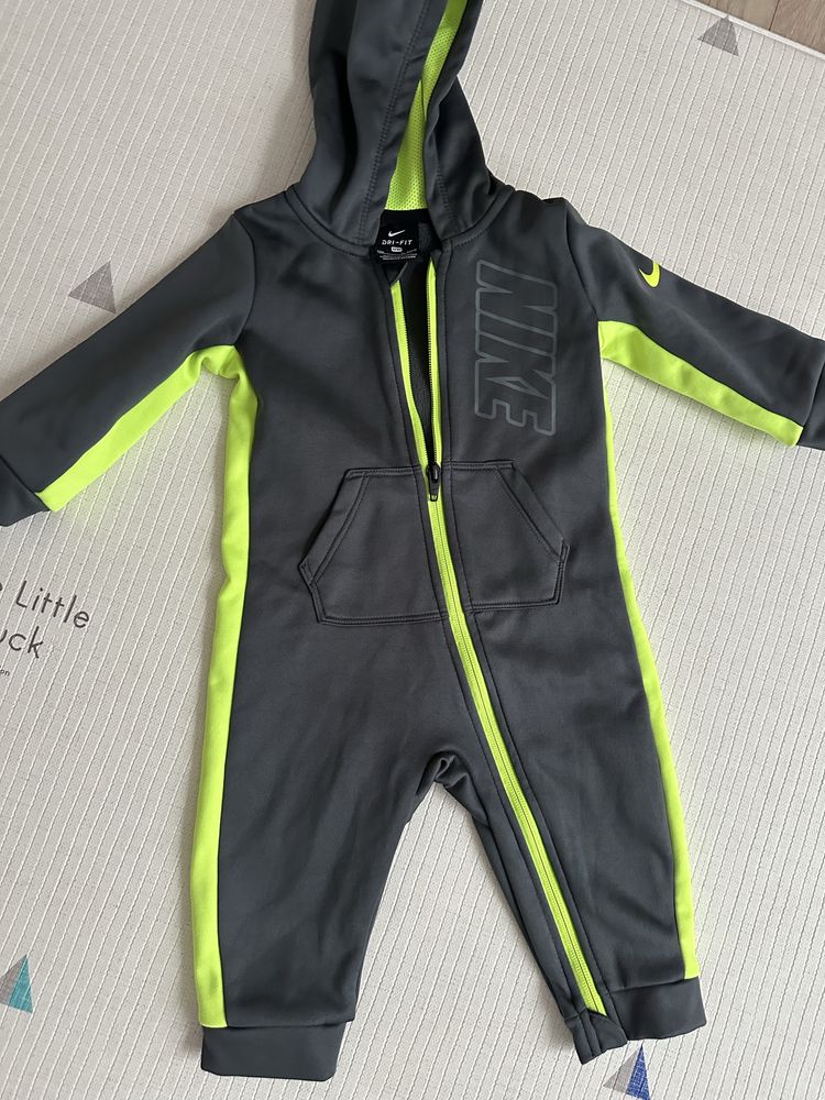 Бебешки гащеризон Nike 74-80 12м.