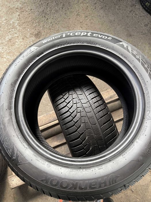 # Anvelope Iarna 225/55 R16  - Hankook Winter I"Cept Evo 2