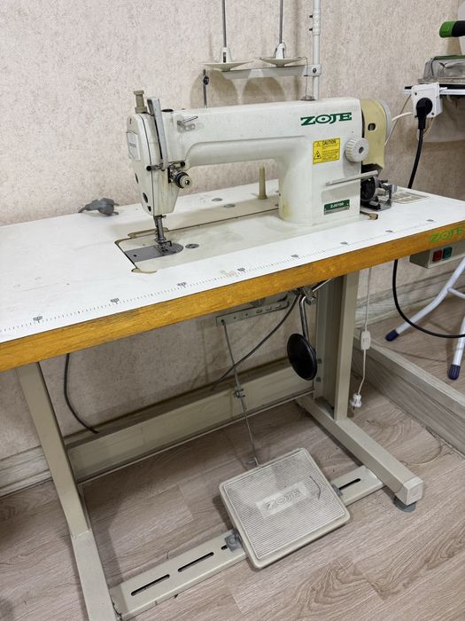 Zoje tikuv mashinasi