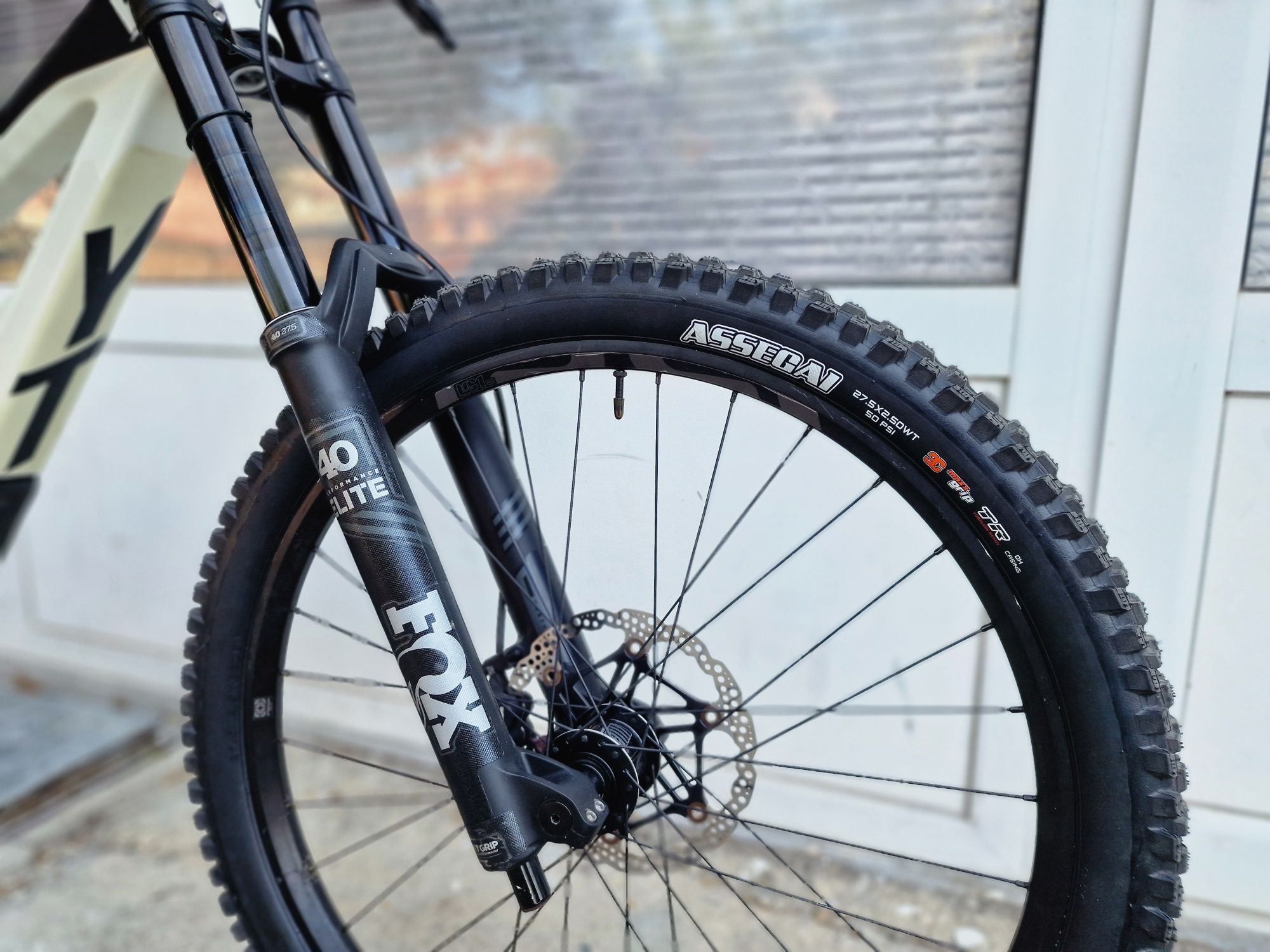 Велосипед YT Tues CF Pro 2019 M/L НОВ