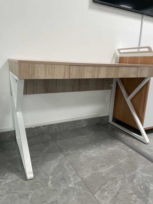 Стол письменный AIKO EVA