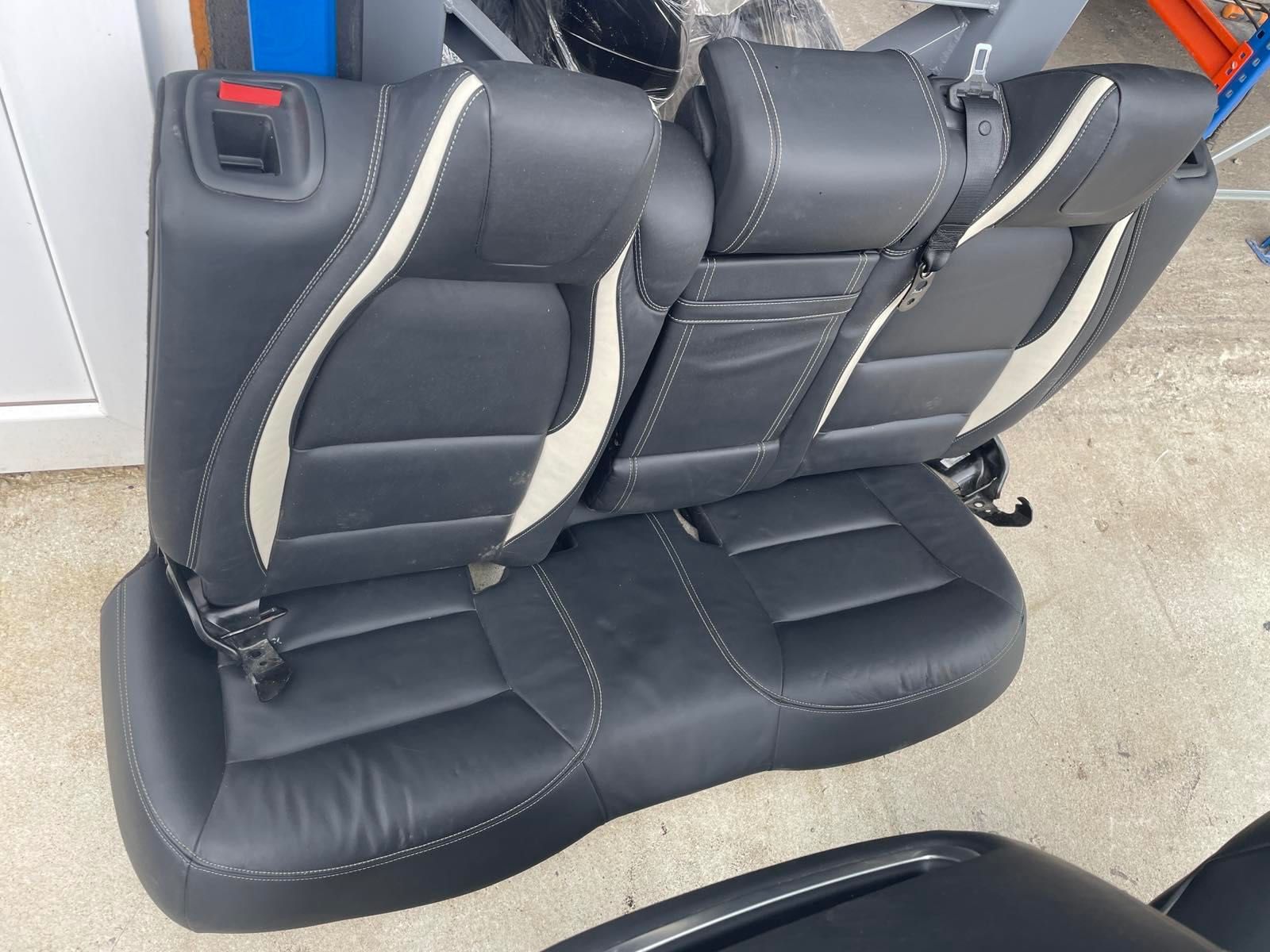 Седалки салон от Infiniti Q30S 2.0T 211ph., engine 270920, Sport