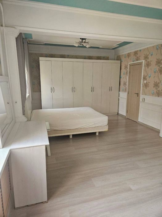 В продаже 4х комнатная квартира на Айбеке. 182м2