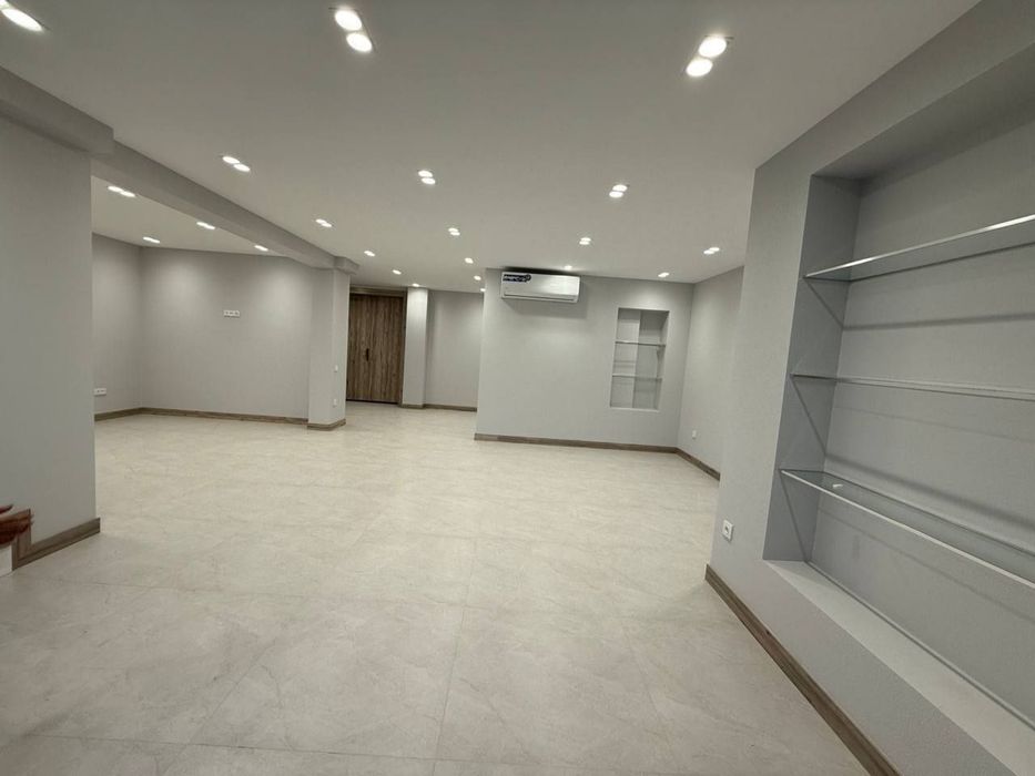 Аренда под Офис Ориентир Улица Махтумкули  233м2 4000$ торг