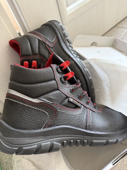 Работни боти с противоудърно бомбе 43 естествена кожа