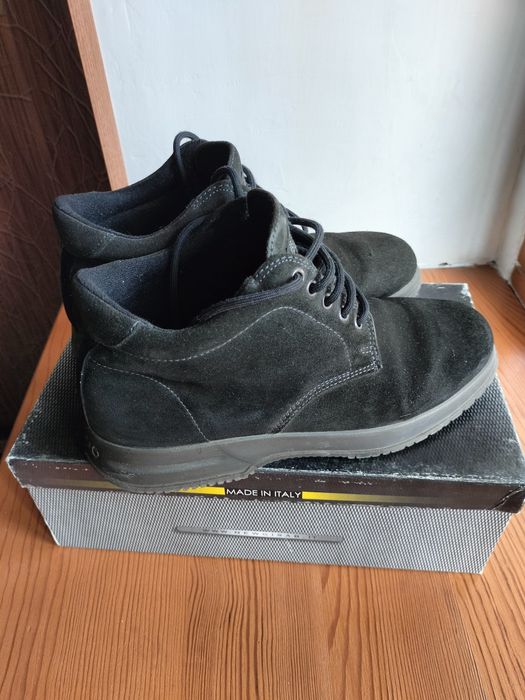 Ботинки замшевые фирменные