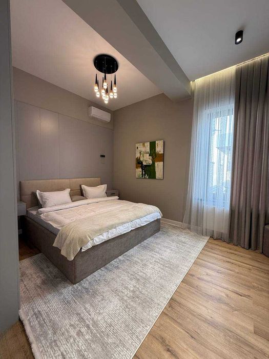 Ул. Циалковского, 
3 сотки
3 уровня
6 комнат