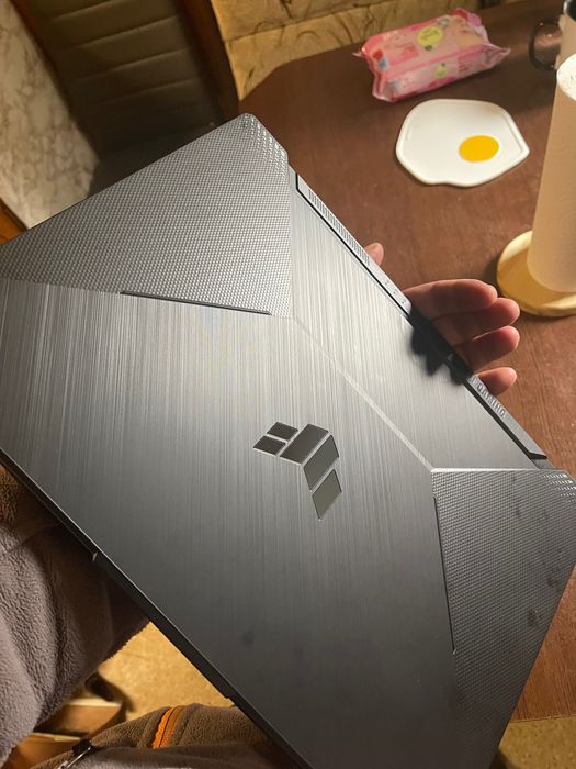 Vând laptop Asus Tuf!