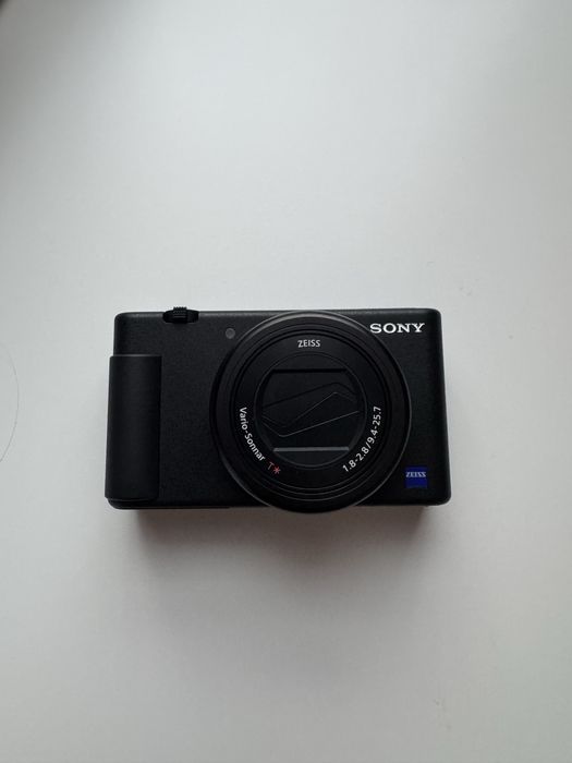 Sony Zv-1 + светкавица Megalight