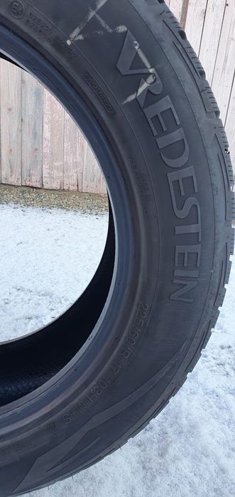 Cauciucuri de iarna. 225.60.17.