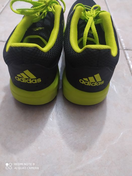 Adidasi adidas stare foarte buna