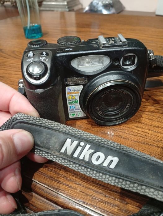 Aparat foto Nikon Coolpix 5400,acumulator și snur,5 mpx 4 x optical zo