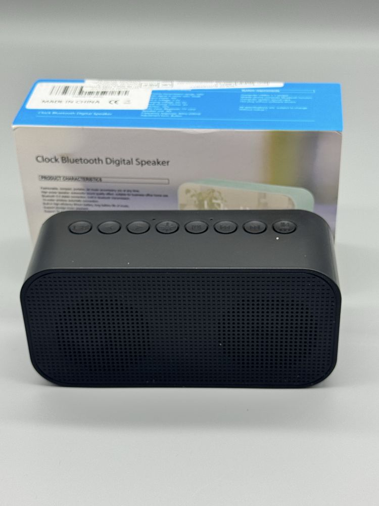 Стилен LED часовник с Bluetooth колонка, FM радио и аларма