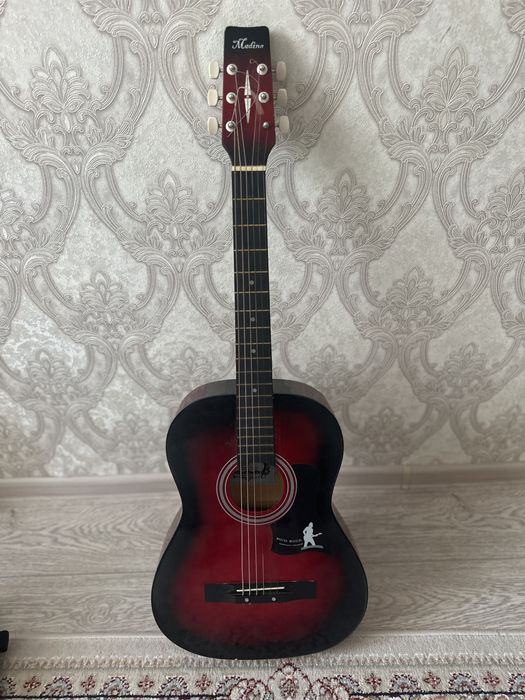 Гитара аккуститечкая