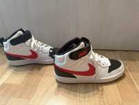 Продавам чисто нови високи маратонки Nike