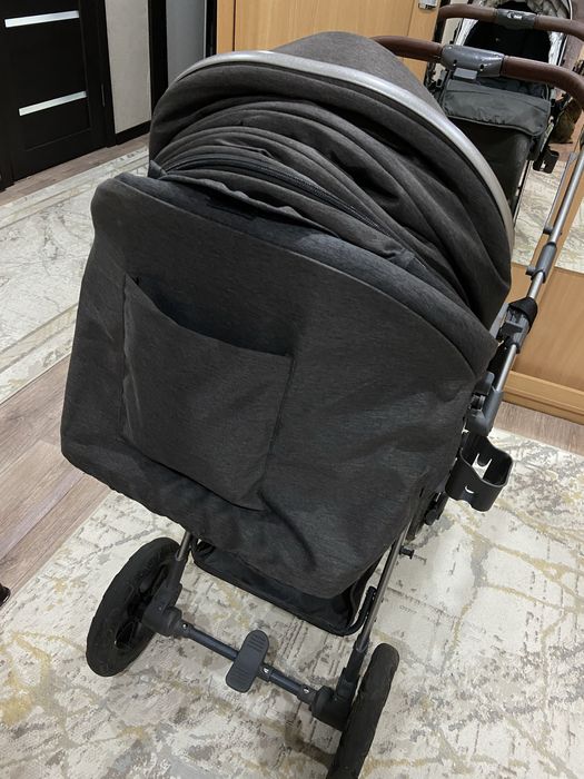 Продам прогулочную коляску