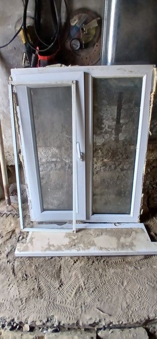 Пластик терезе сатылады.