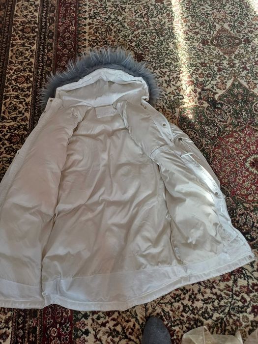Женская куртка белого цвета