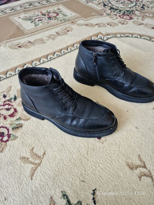 Продам обувь зимнию