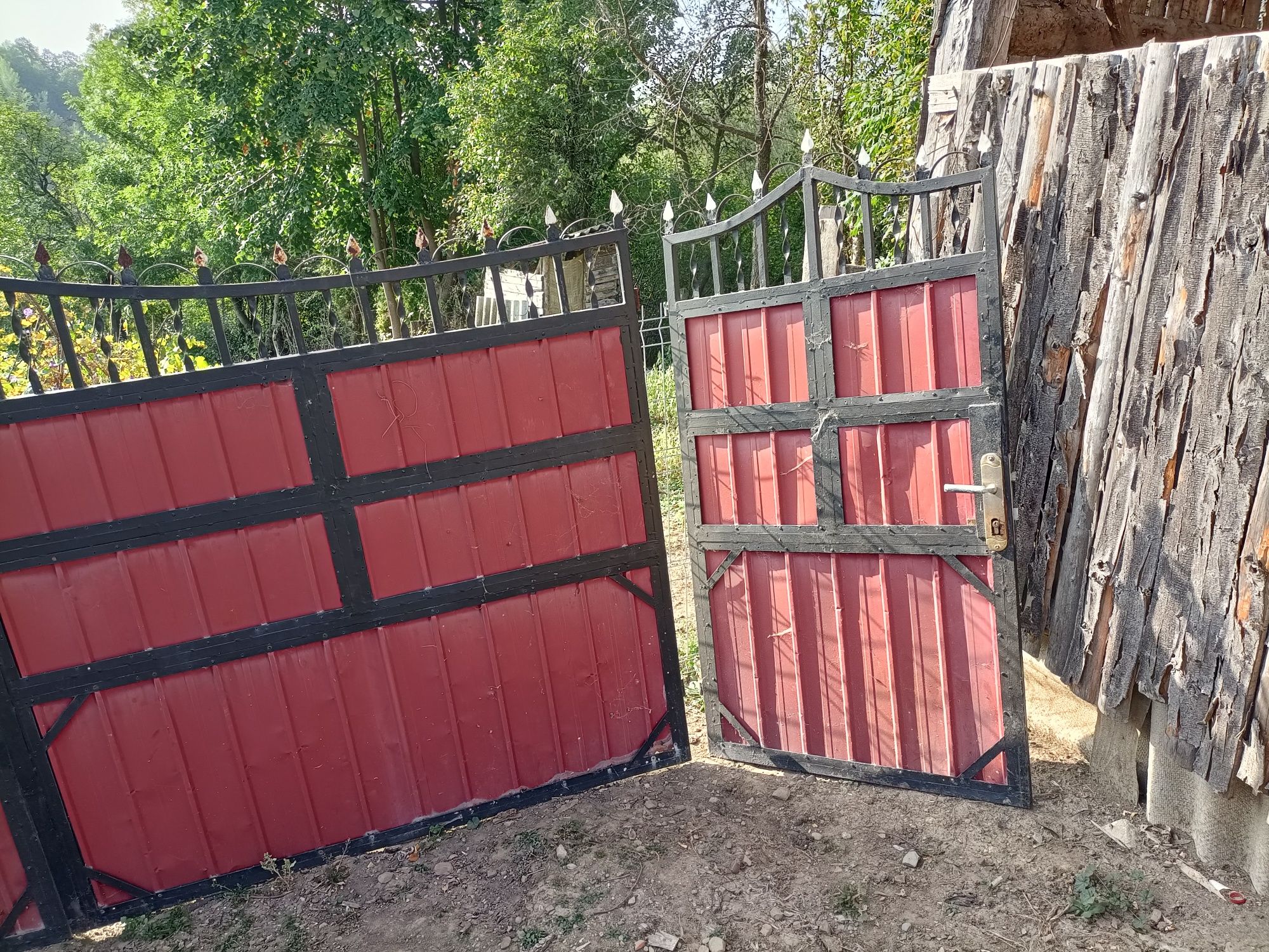 Porți de fier cu tabla