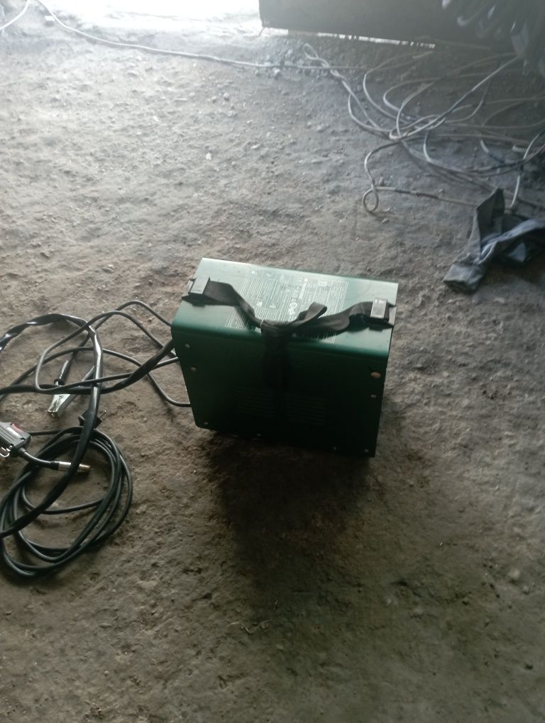 Vând radiator de căltura pe fotocelule Și aparat de sudură