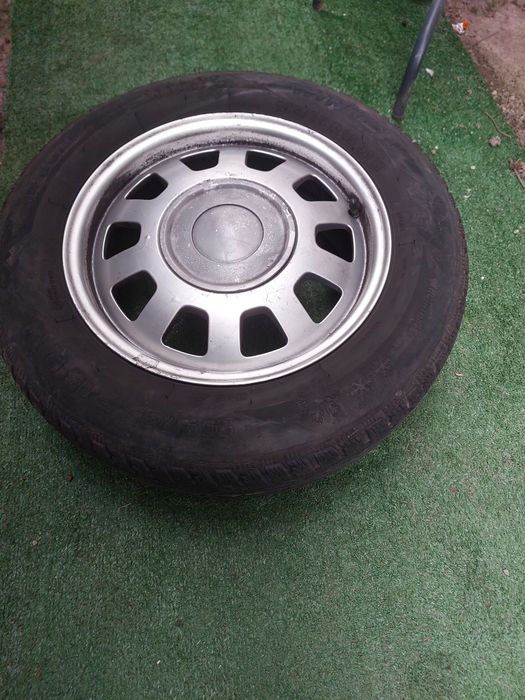 4 jenti incaltate