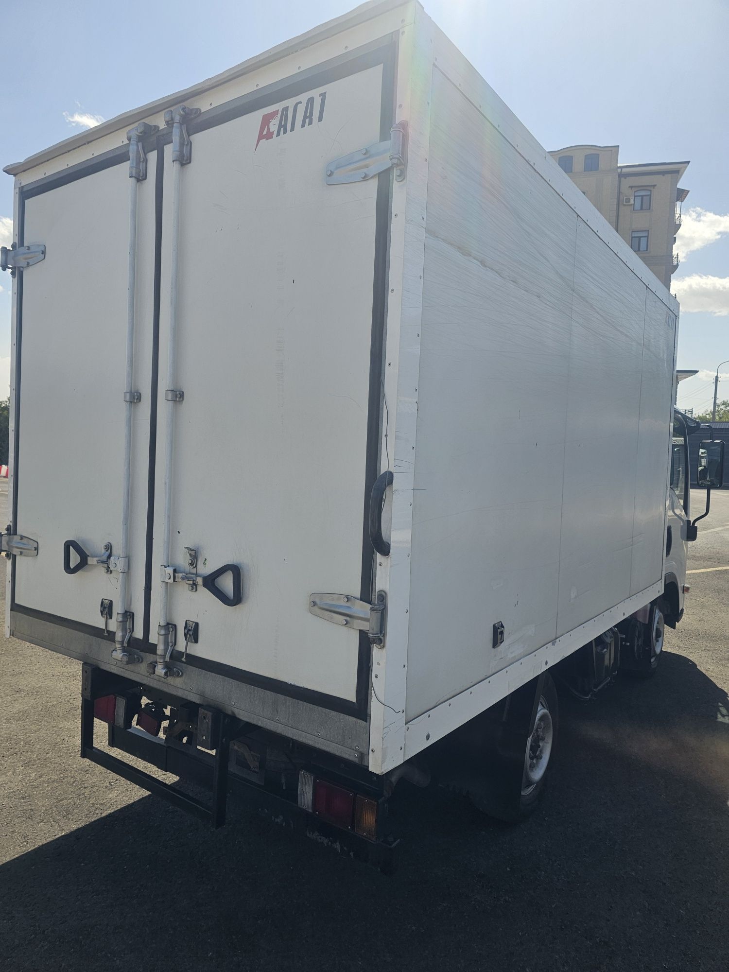 ISUZU NLR 85A ref 2010 йил холодильник. Исузу рефрижиратор 3,5 тонна