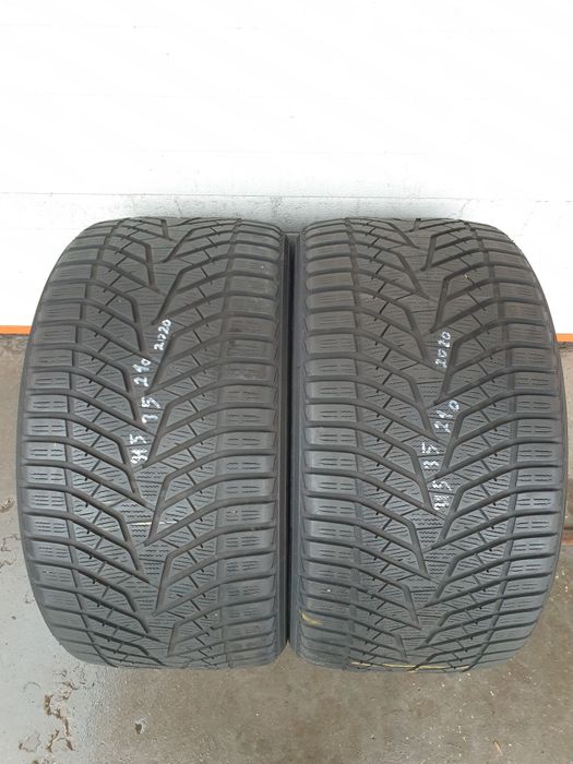 Зимни гуми 2 броя YOKOHAMA Bluearth 315 35 R21 дот 2020