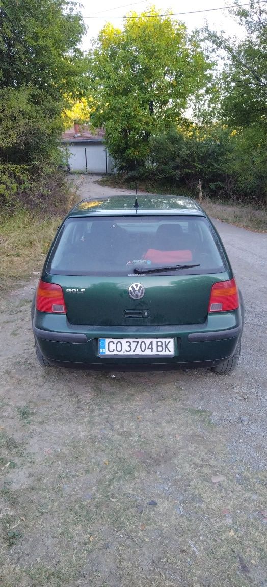 Продавам Кола за работа vw golf 4/1.4 газ бензин.всичко платено