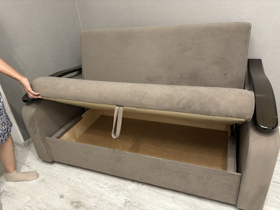 Продаю диван……..