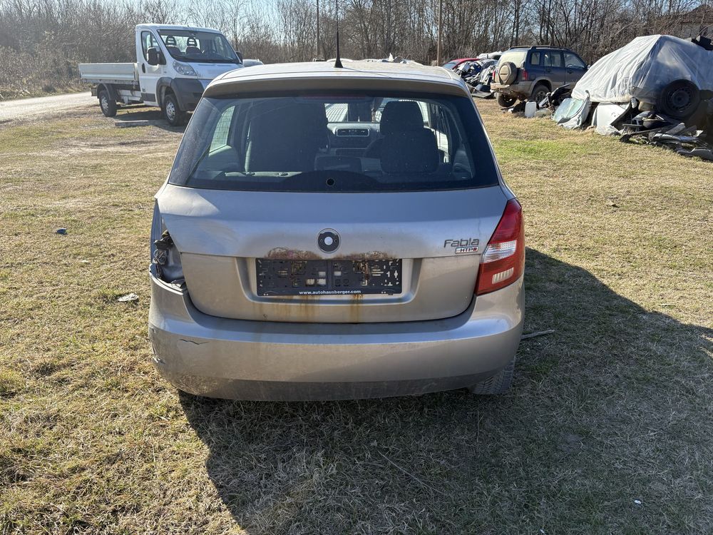 Skoda fabia 1.2 i на части