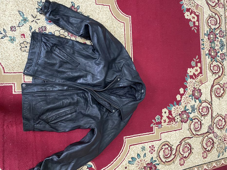 Кожаная куртка / черная