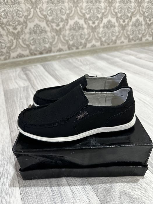 Туфли на мальчика 33размер