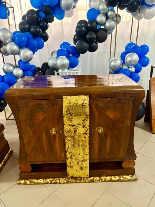 Mobilier interbelic autentic-vitrina expunere si servante