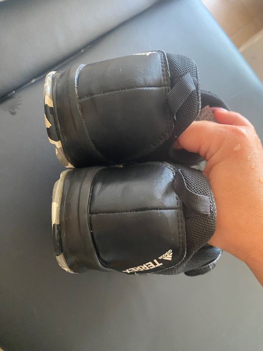 Маратонки adidas