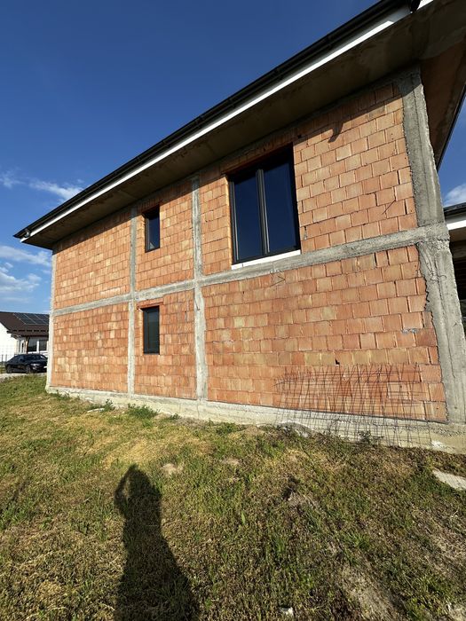 Casa de vanzare cu etaj - Budesti