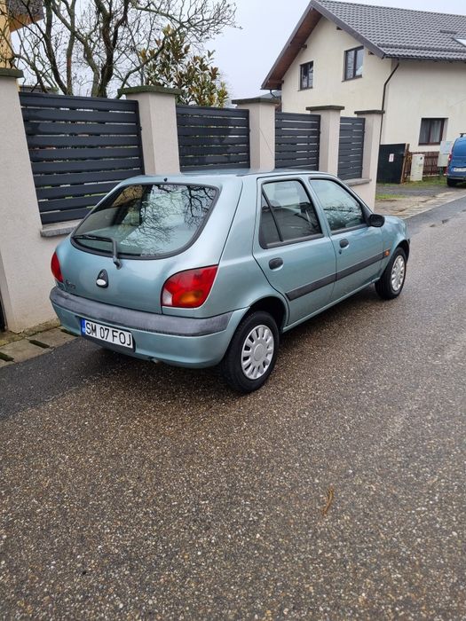 Vând Ford Fiesta IV Facelift Motor 1.3 benzina înmatriculat