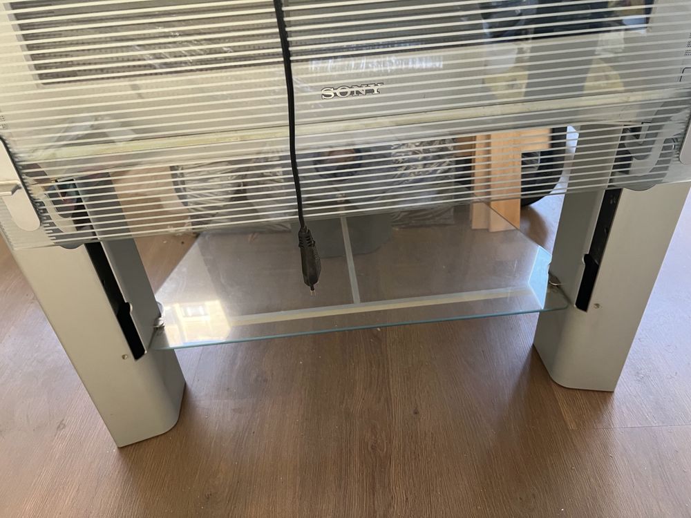 Телевизор Sony Trinitron 100 Hz, плосък екран