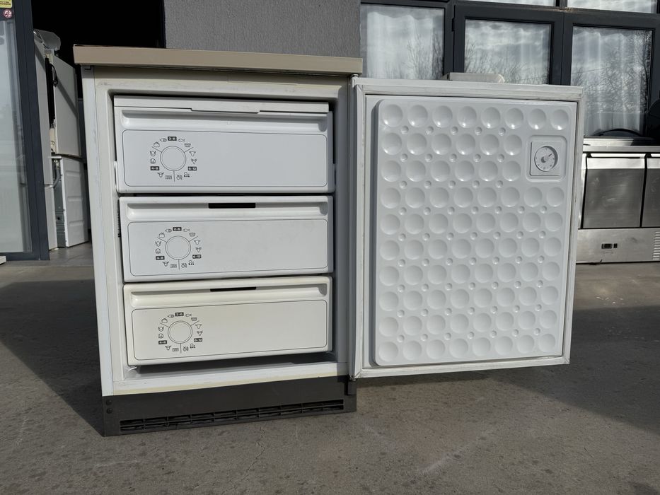 Малък фризер 4 чекмеджета Siemens