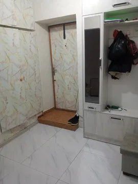 Продаётся квартира Юнусабад18 2 ком 2 этаж 77 серия