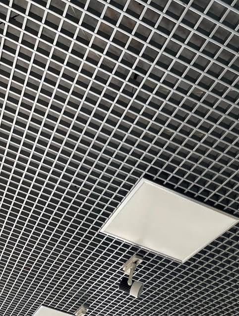 Монтаж подвесных потолков армстронг грильято