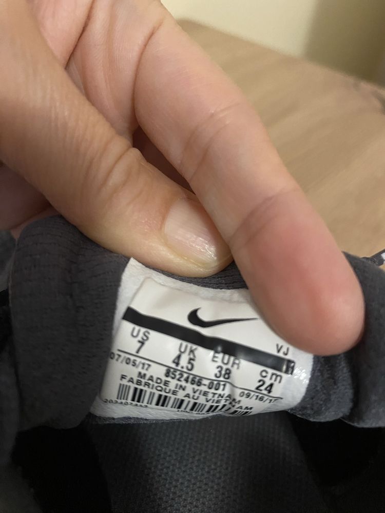 Дамски маратонки Nike-38