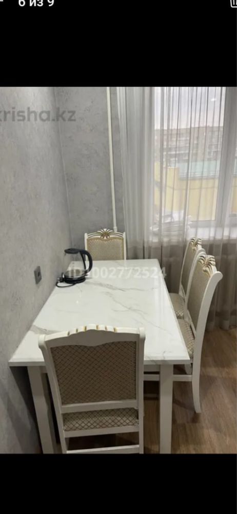 Новый стол и стулья