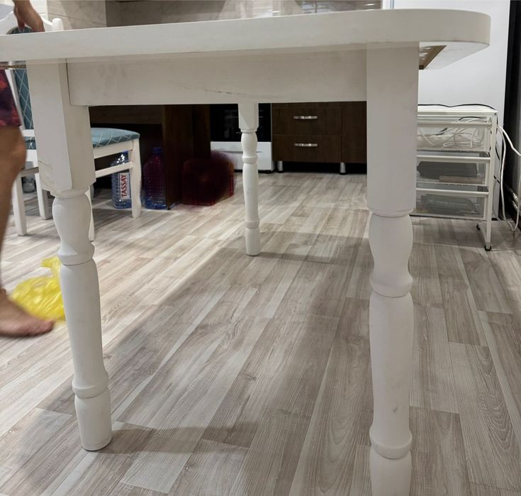 Стол , Стулья 5шт,