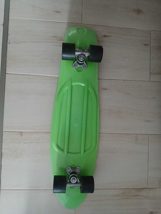 Skateboard green lime