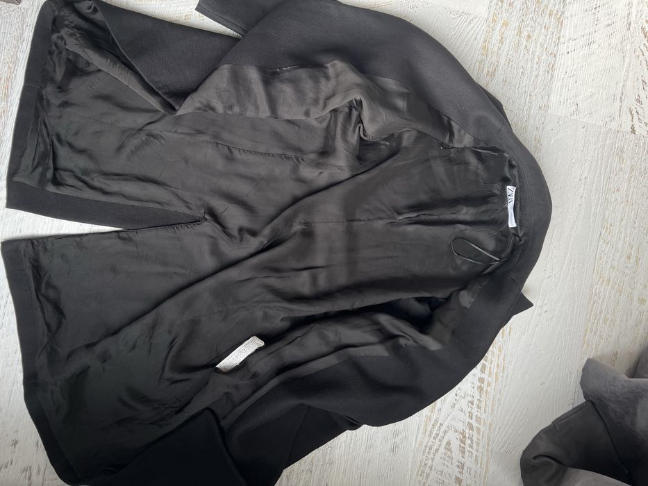 Черно палто Zara